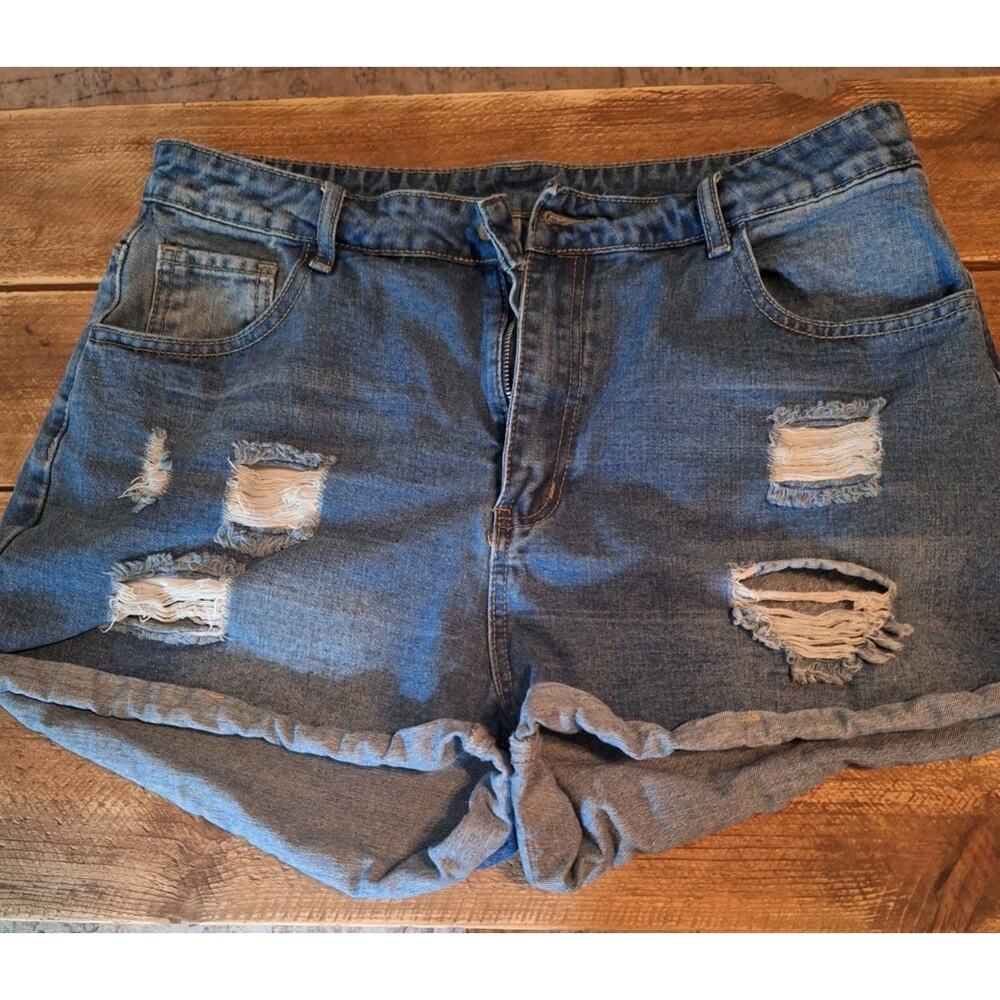 SHEIN Denim Shorts Women’s Size 2XL medium wash frayed zipper closure